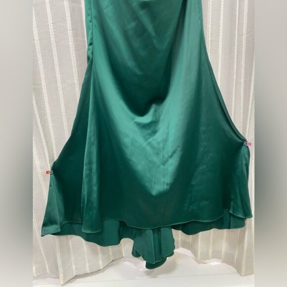 NWT GALINA SIGNATURE Satin Off-the-Shoulder Mermaid Juniper Green‎ Size 10 - Picture 4 of 16